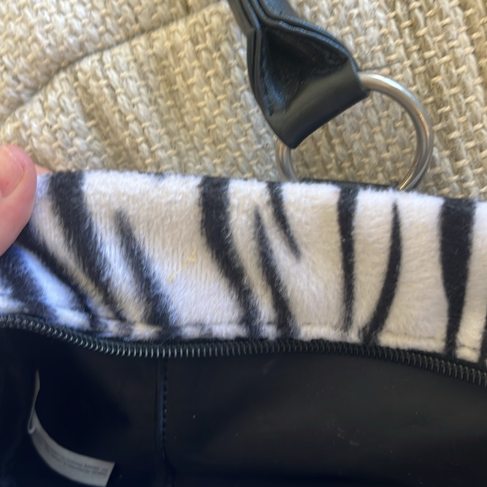 Zebra hello kitty purse - Picture 2 of 15